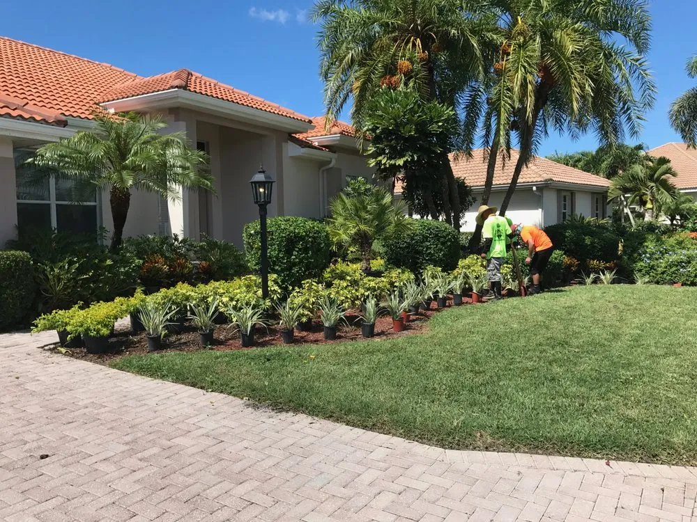 Local outdoor landscaping experts serving Ruskin, FL - Earthworks Lansdcape Services
