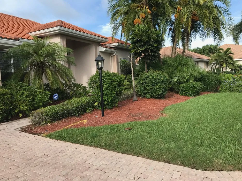 Reliable landscaping services for year-round maintenance across Ruskin, FL - Earthworks Lansdcape Services