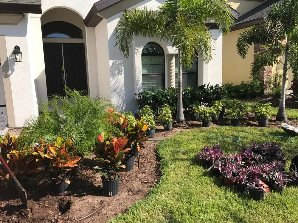 Expert yard maintenance in Ruskin, FL - Earthworks Lansdcape Services