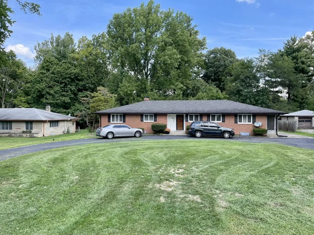 Professional yard maintenance in Indianapolis, IN - Easley’s Lawn & Gardening