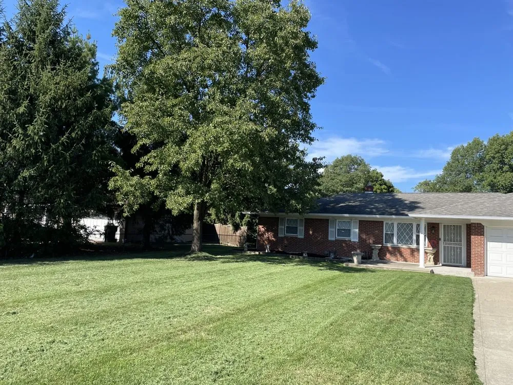 Affordable landscape installation experts serving Indianapolis, IN - Easley’s Lawn & Gardening