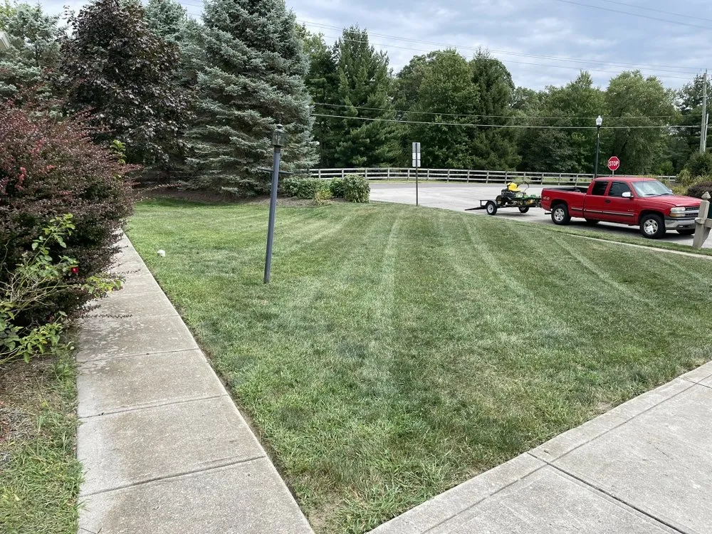 Local lawn care service for beautiful yards across Indianapolis, IN - Easley’s Lawn & Gardening