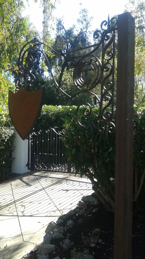 Trusted garden landscaping in Martinez, CA by East Bay Lawn Pros