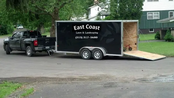 East Coast Lawn & Landscaping Logo