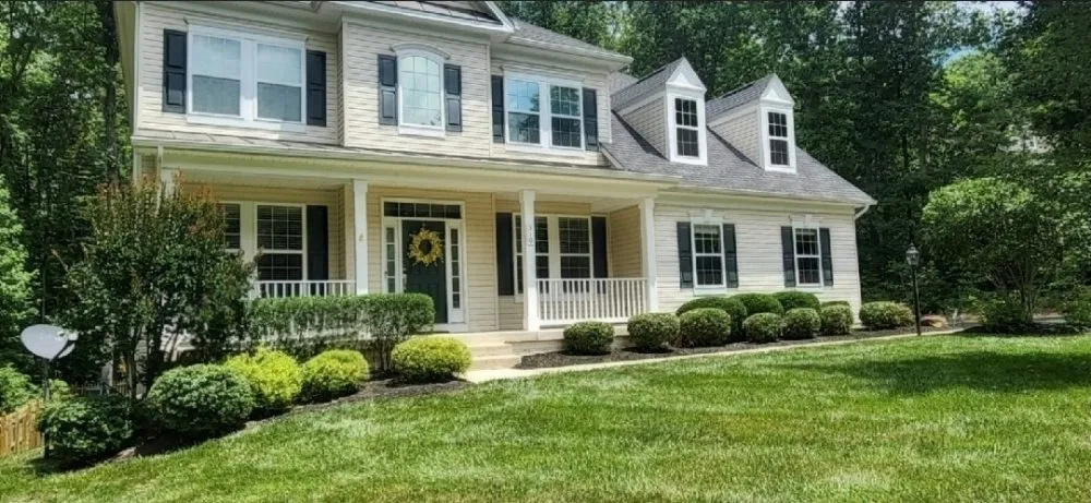 Local garden landscaping experts serving Fredericksburg, VA - East Coast Lawn Care