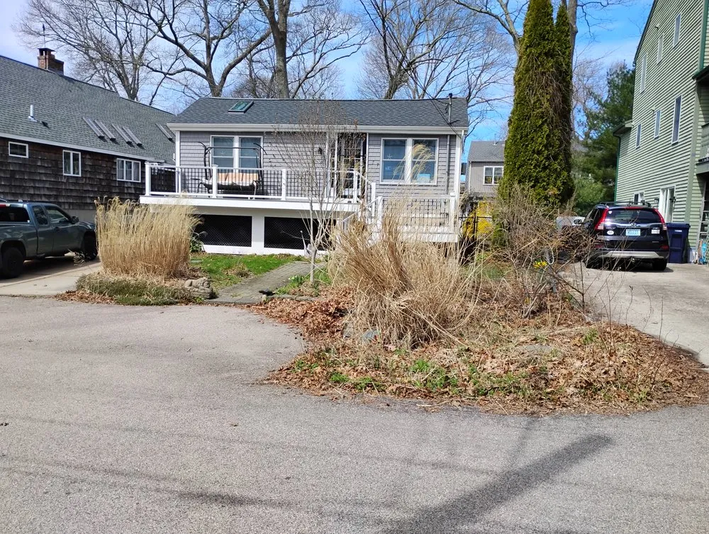 Custom yard cleanup service experts serving East Greenwich, RI - East Greenwich Services