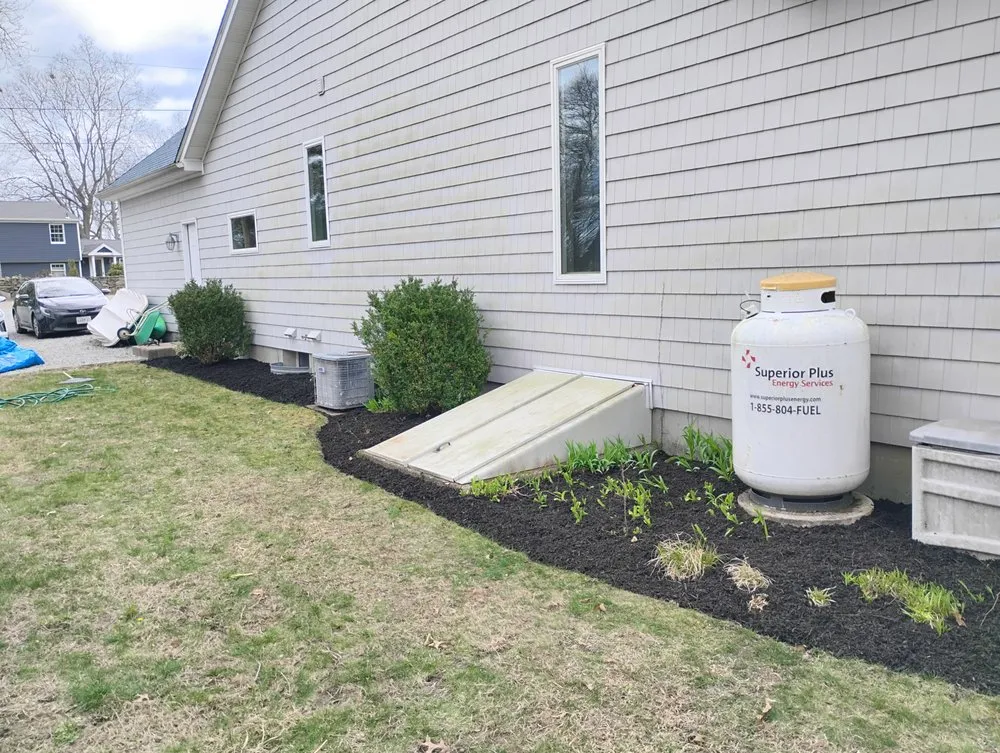 Expert yard cleanup service for beautiful yards across East Greenwich, RI - East Greenwich Services