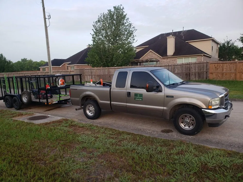 Professional lawn care service experts serving Houston, TX - East Houston Lawn care