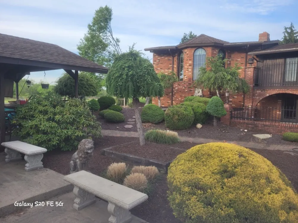 Custom residential landscaping experts serving Yukon, PA - East Pittsburgh Handyman
