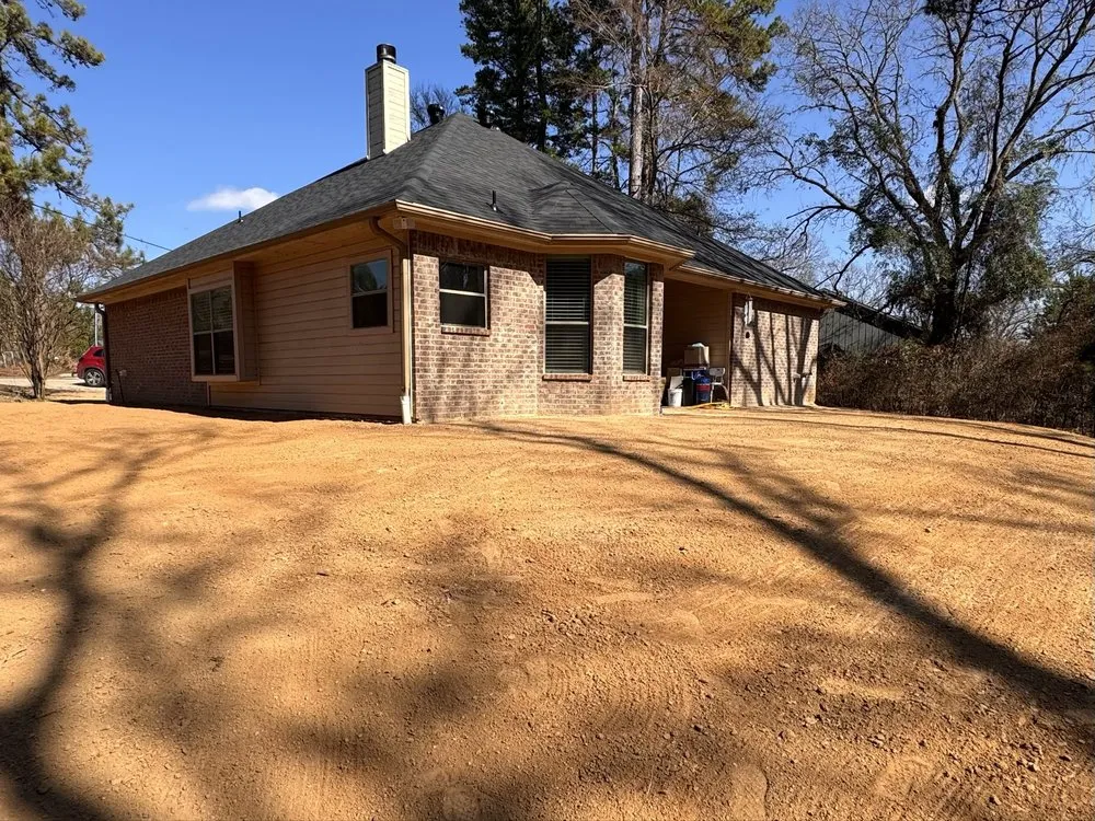 Professional outdoor landscaping in Hawkins, TX by East Texas Earth