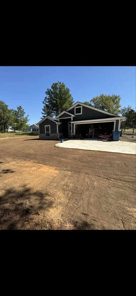 Trusted yard maintenance in Hawkins, TX by East Texas Earth