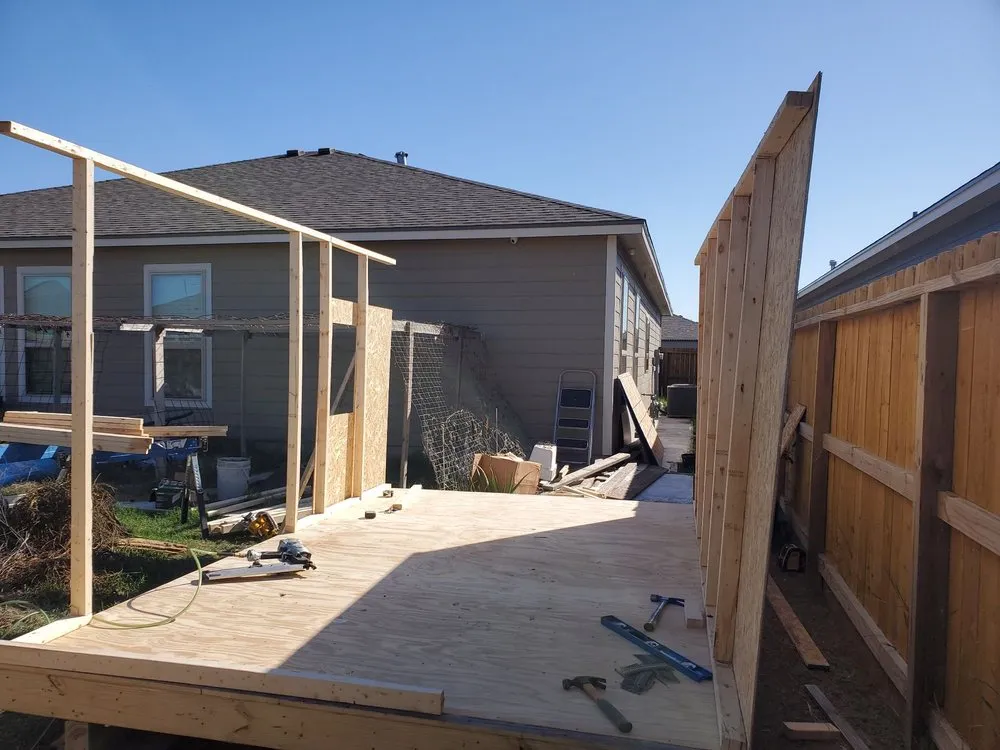 Local yard maintenance experts serving Corpus Christi, TX - East to West Landscaping Services