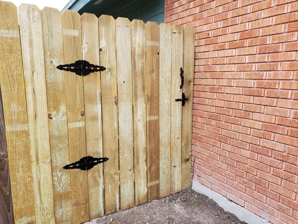 Local yard maintenance experts serving Corpus Christi, TX - East to West Landscaping Services