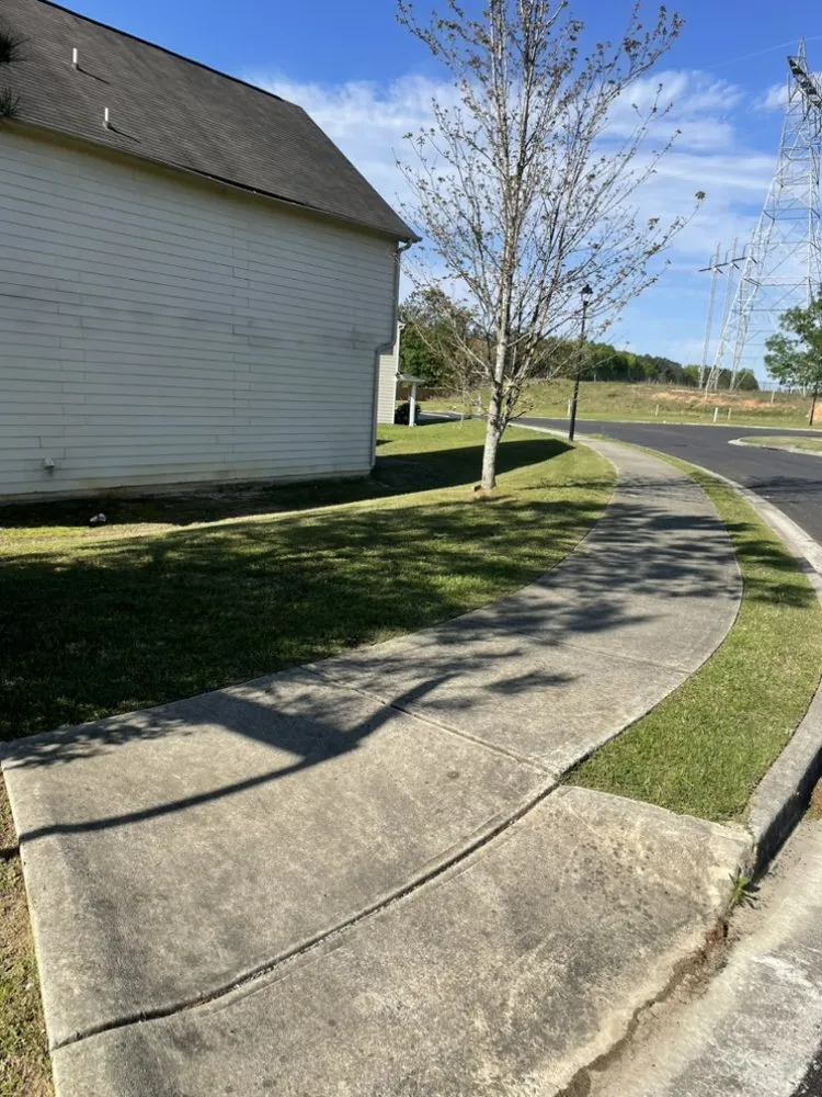 Expert lawn care service in Douglasville, GA - Eastens Lawn Services