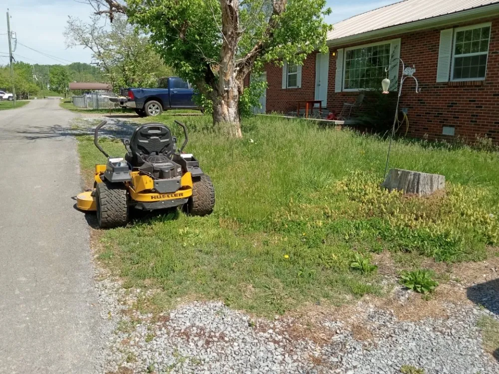 Custom lawn mowing service near you in Knoxville, TN by Easterday Emporium