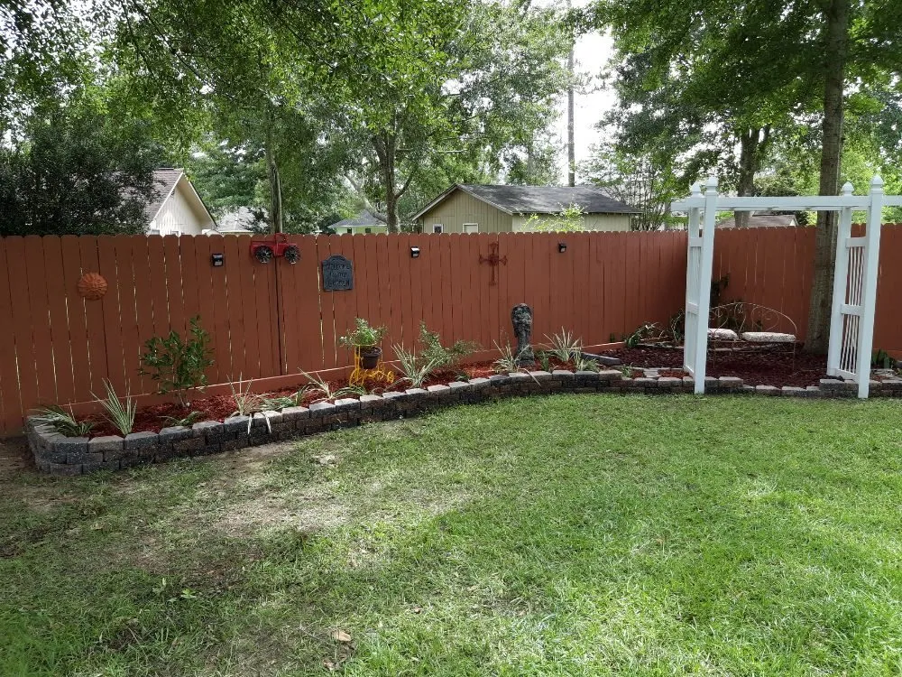 Custom yard maintenance in Picayune, MS by Easterling Brothers