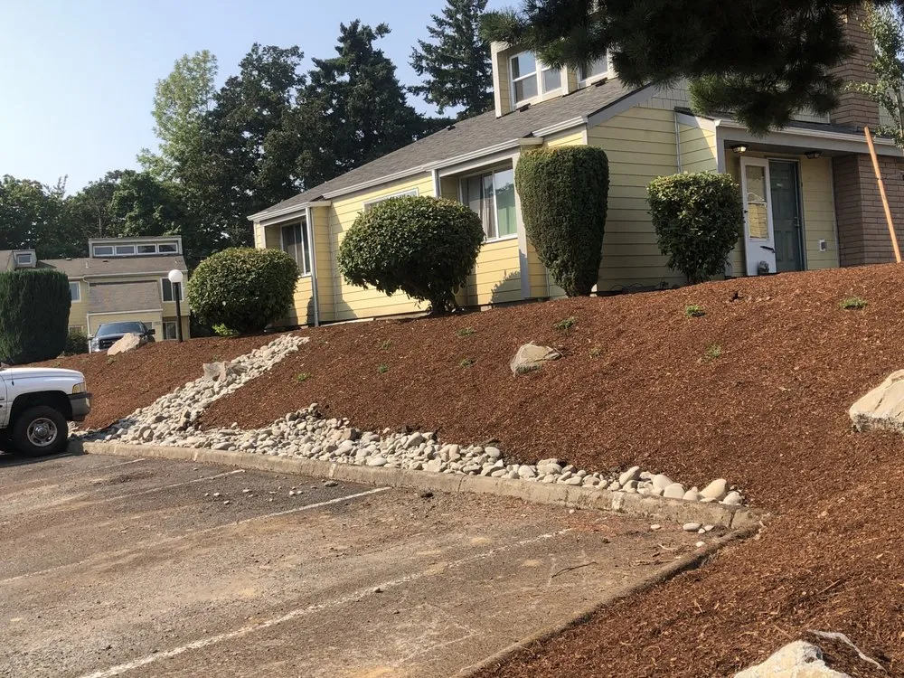 Reliable garden landscaping for outdoor upgrades in Salem, OR by Eastman Landscape maintenance