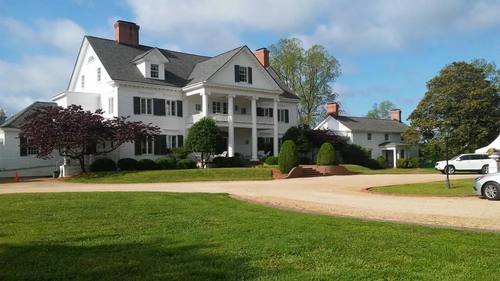 Trusted lawn care service in Hayes, VA - Eastridge Lawns And Landscapes