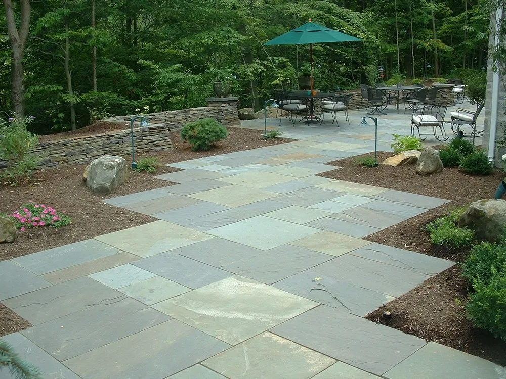 Expert lawn care service in Cleveland, OH - Eastside Landscaping