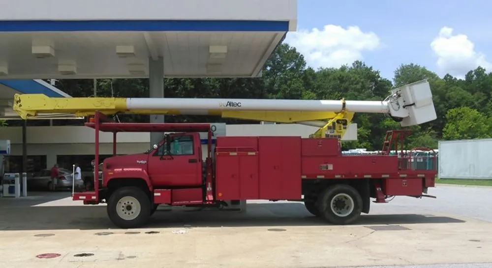 Trusted lawn mowing service with custom design across Chipley, FL - Easy Care Tree Service