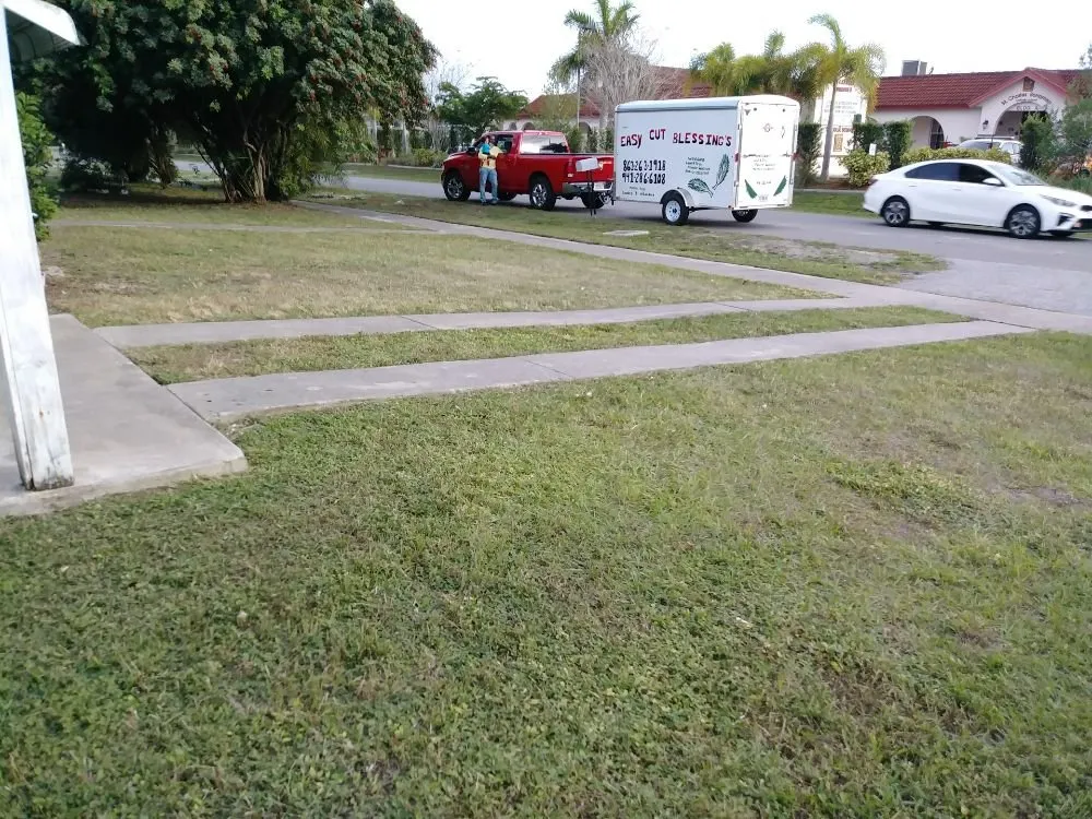 Top-rated outdoor landscaping in Pt Charlotte, FL by Easy Cut Blessing's