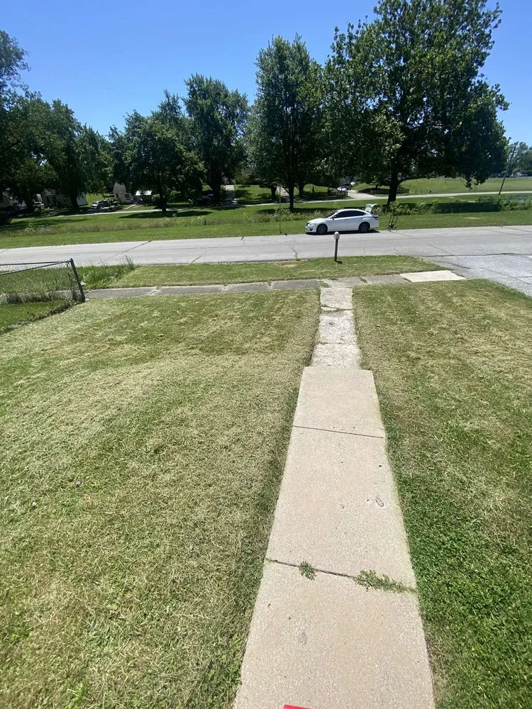 Custom garden landscaping in Anderson, IN by Easy Lawn Care