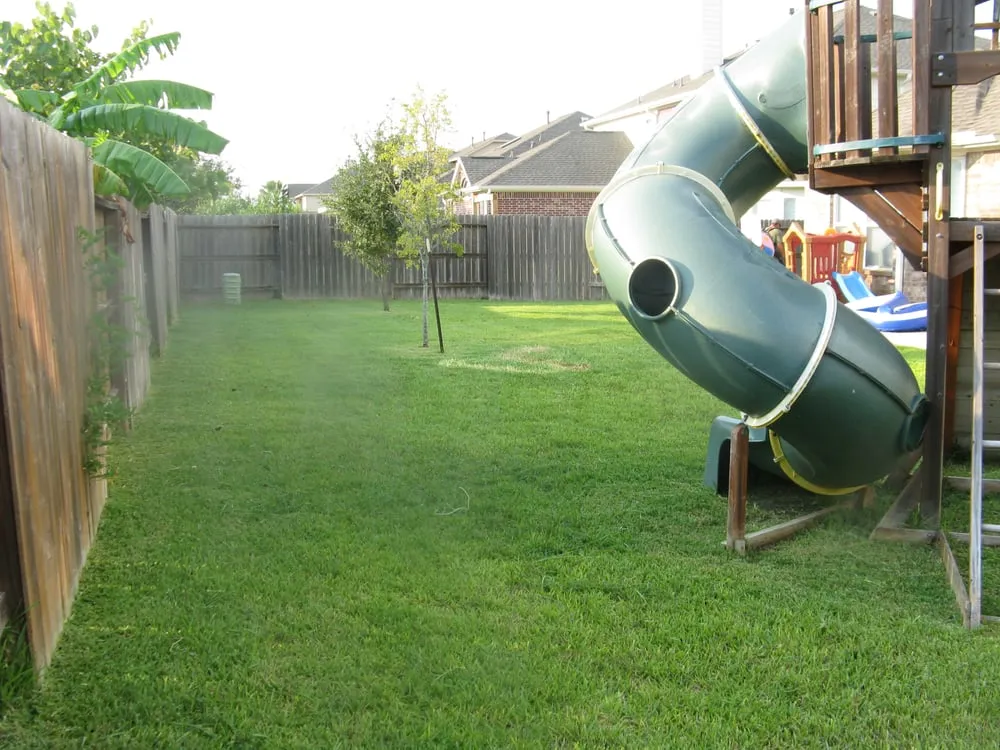 Affordable landscape design experts serving Houston, TX - Easy Lawn Care