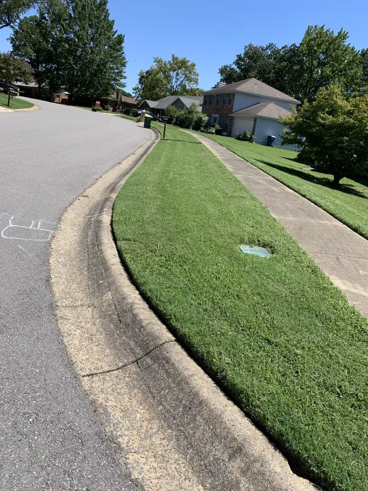 Top-rated garden landscaping in Little Rock, AR by Easy On The Green Lawn Care