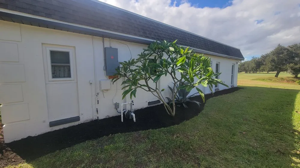 Custom garden landscaping in Venice, FL by Easy Peezy Landscaping