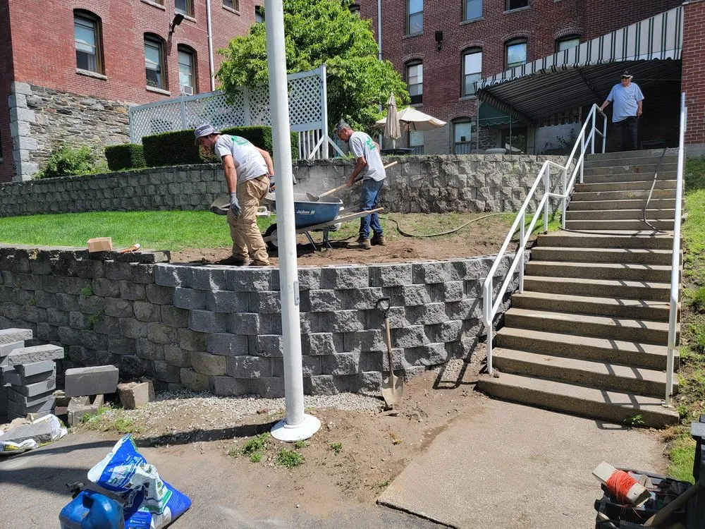 Top-rated outdoor landscaping experts serving Lowell, MA - Easy Way Landscaping and Paving