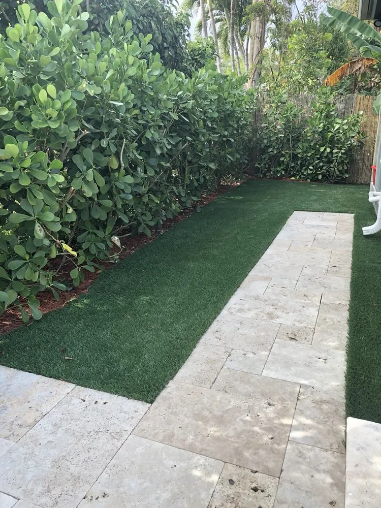 Custom lawn mowing service for beautiful yards across Miami, FL - EasyGrass
