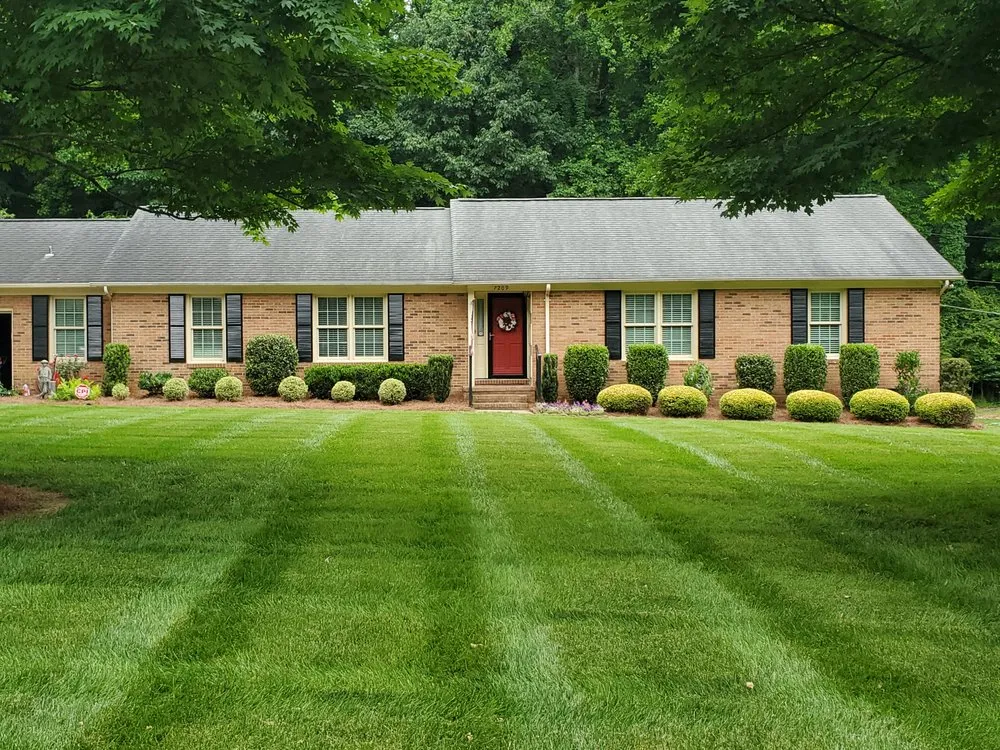 Expert garden landscaping experts serving Charlotte, NC - Eaton Lawn Care