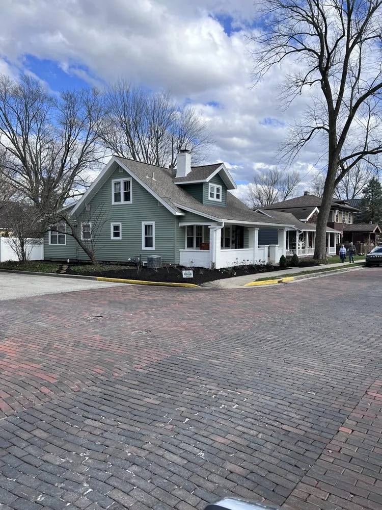 Expert outdoor landscaping experts serving Zionsville, IN - Eaves Landscapes