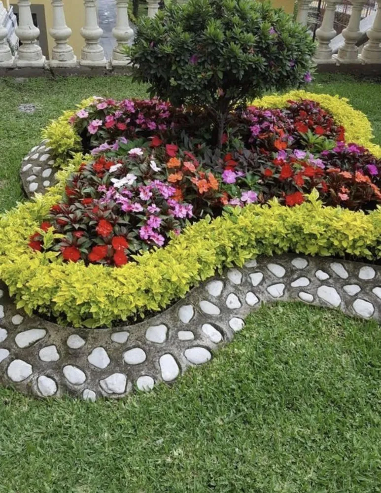 Trusted lawn mowing service in Miami, FL by Eazy Do It landscaping & Remodeling