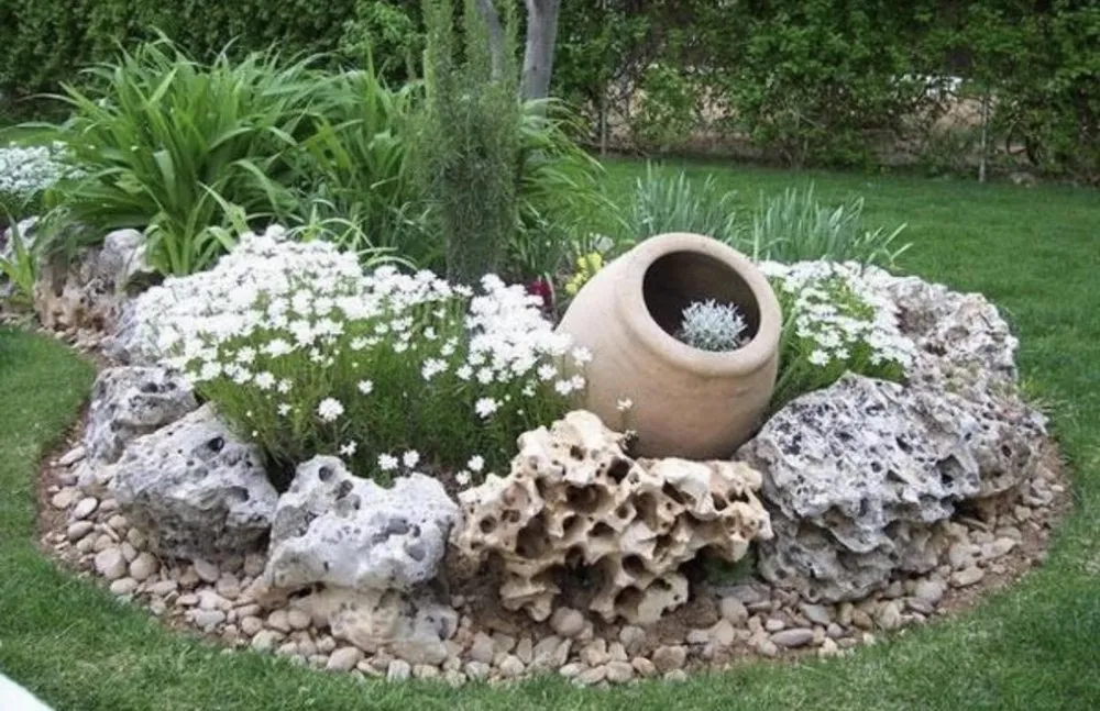 Affordable lawn care service experts serving Miami, FL - Eazy Do It landscaping & Remodeling