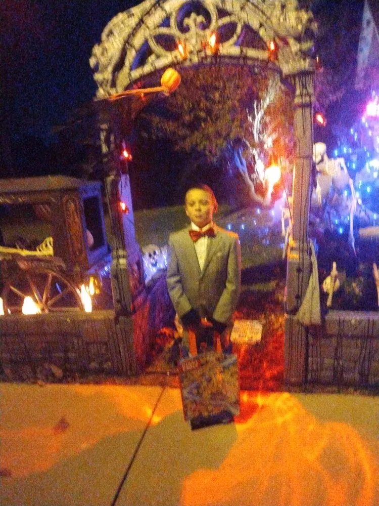 Top-rated yard cleanup service near you in De Soto, MO by Eazy Does It Stonework and Hardscapes