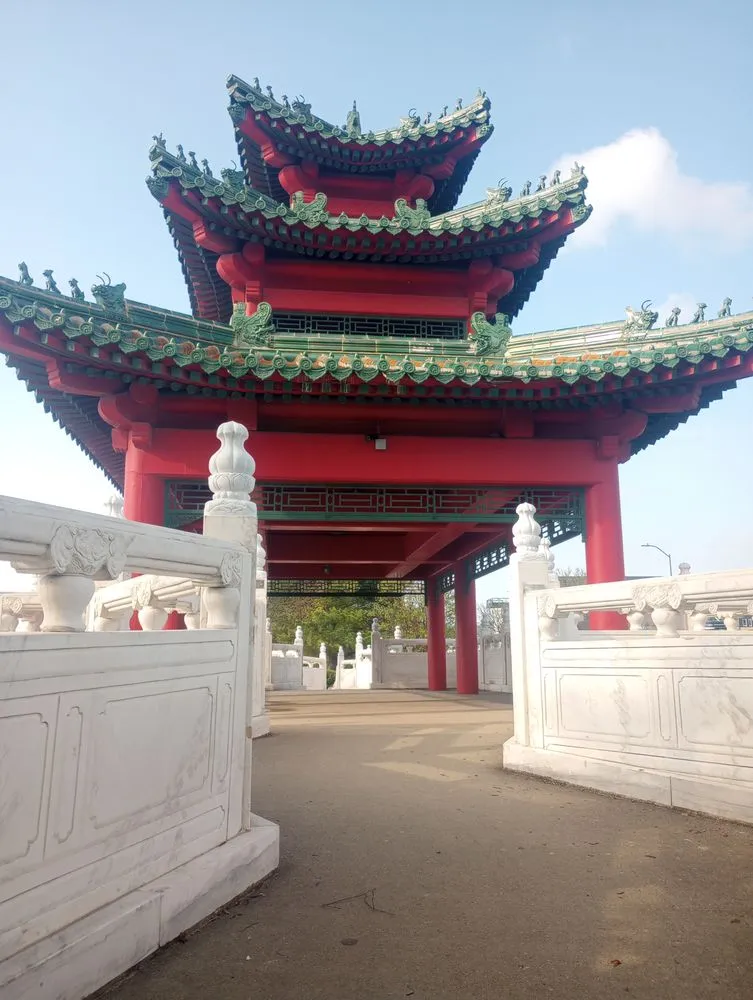 Expert lawn mowing service for homes across De Soto, MO - Eazy Does It Stonework and Hardscapes