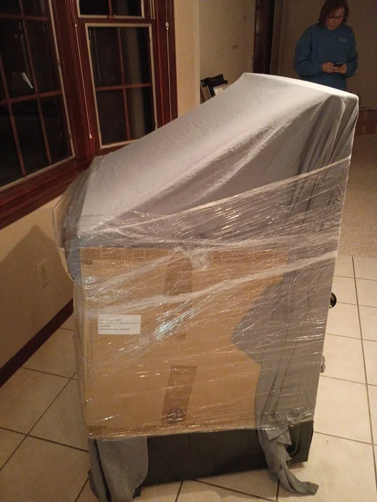 Trusted yard maintenance in Columbus, OH by Eazy Moving And Landscaping