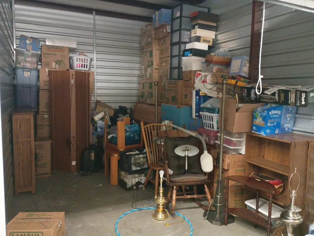 Custom lawn care service for beautiful yards in Columbus, OH by Eazy Moving And Landscaping