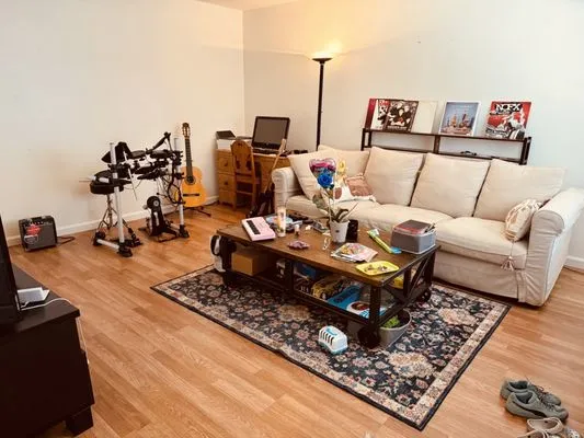 EB House Cleaning Logo