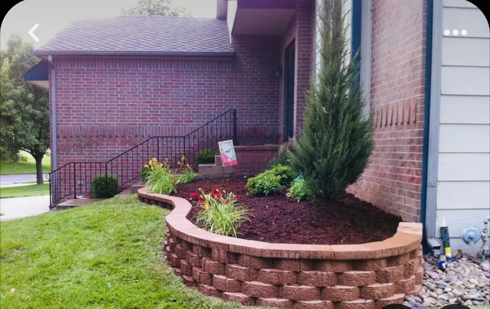 Top-rated garden landscaping in Joliet, IL - E&B Landscaping