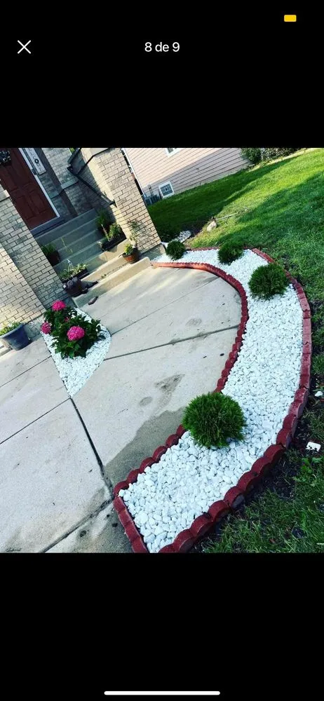 Expert garden landscaping in Joliet, IL - E&B Landscaping