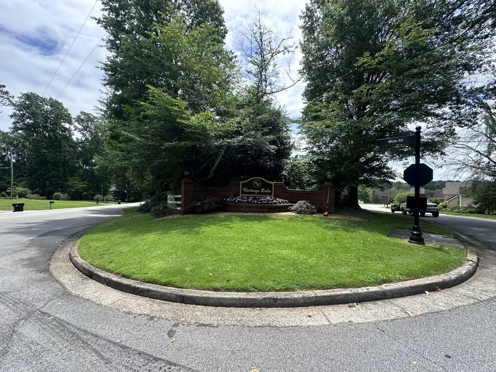 Professional garden landscaping experts serving Morrow, GA - Eben Ezen