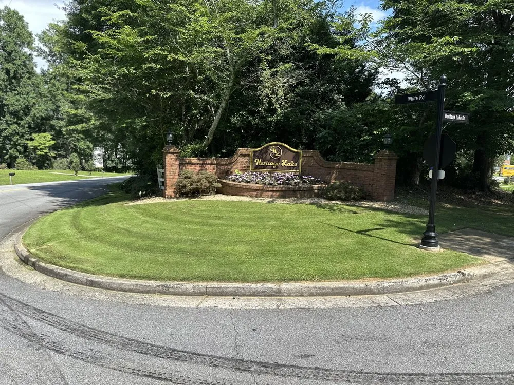 Professional yard maintenance experts serving Morrow, GA - Eben Ezen