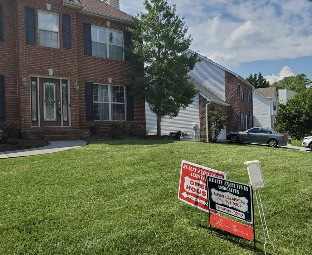 Custom lawn care service in Knoxville, TN - Ebenezer Lawn Care