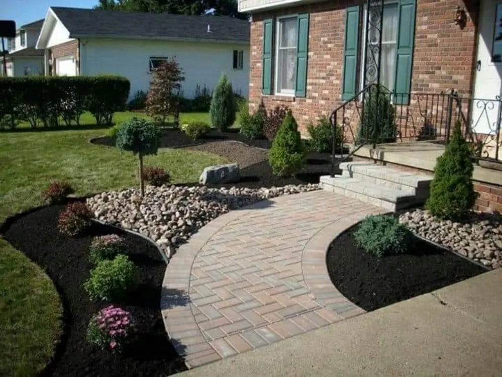 Affordable residential landscaping with custom design in Dickinson, TX by Eber's landscape and Tree Service