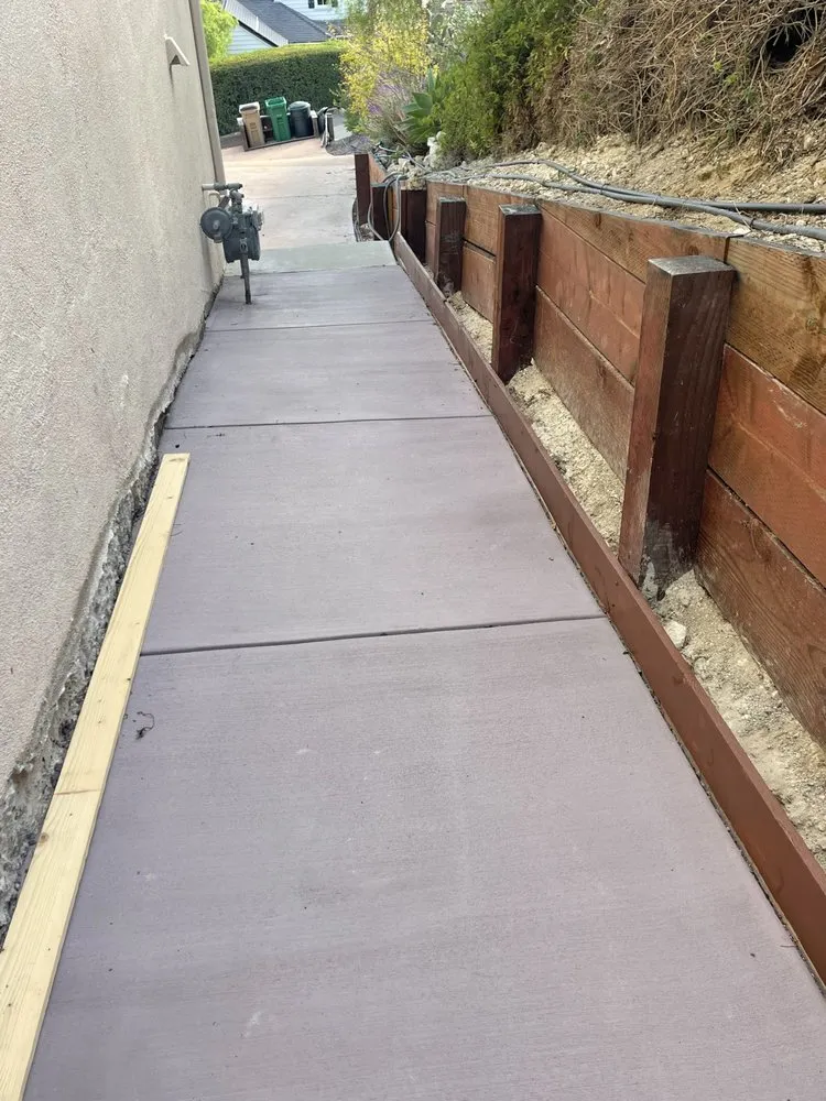 Reliable yard cleanup service in Carpinteria, CA - EC Landscape & Tree Service