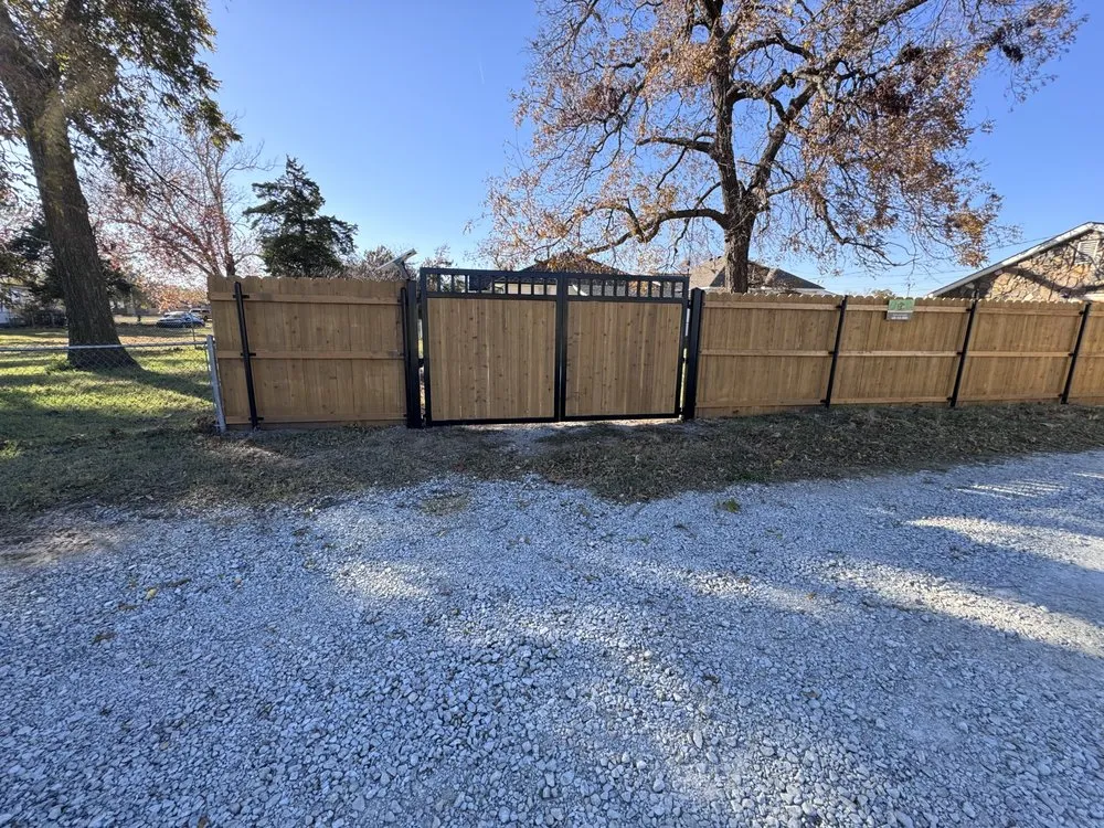 Reliable landscaping services experts serving Oklahoma City, OK - Ec Landscape And Welding