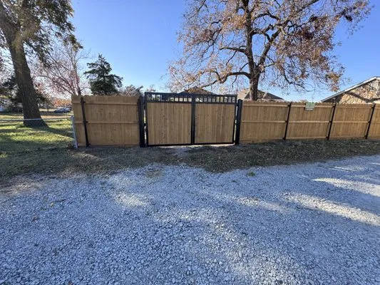 Ec Landscape And Welding Logo