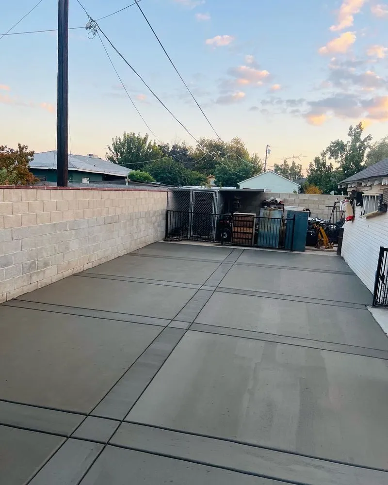 Reliable lawn care service in Fresno, CA by E.C Landscaping